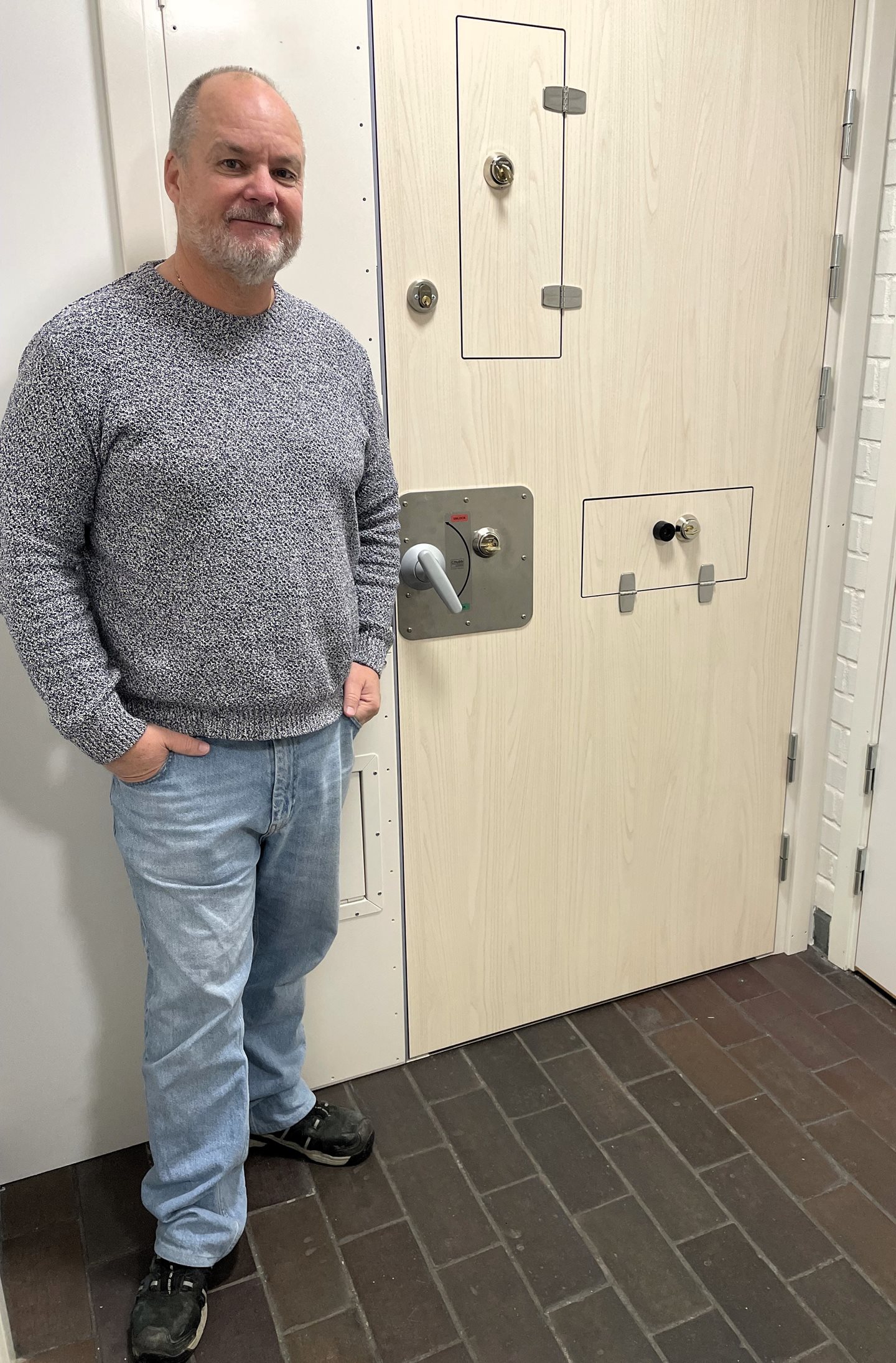 Ulf Rosenius Vis SSC Klingans Säkerhetsdörr Av Träfotosscklingan